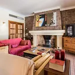 Villa Mujeira *