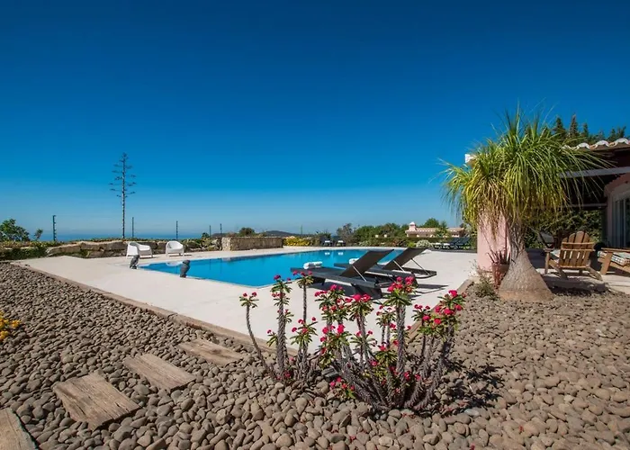 Villa Mujeira
