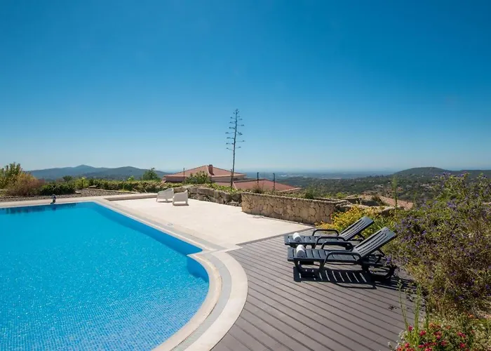 Mujeira Villa