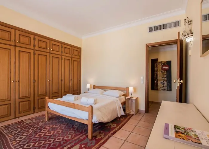Villa Mujeira