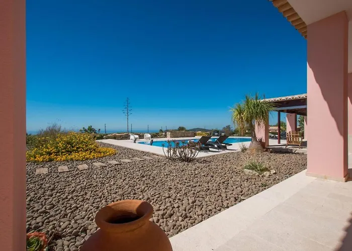 Villa Mujeira *