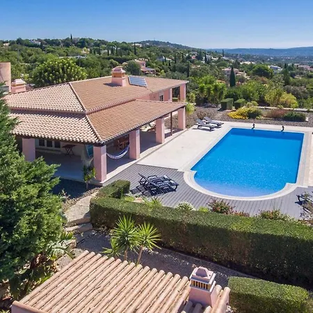 Mujeira Villa *
