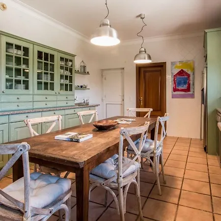 Mujeira Villa